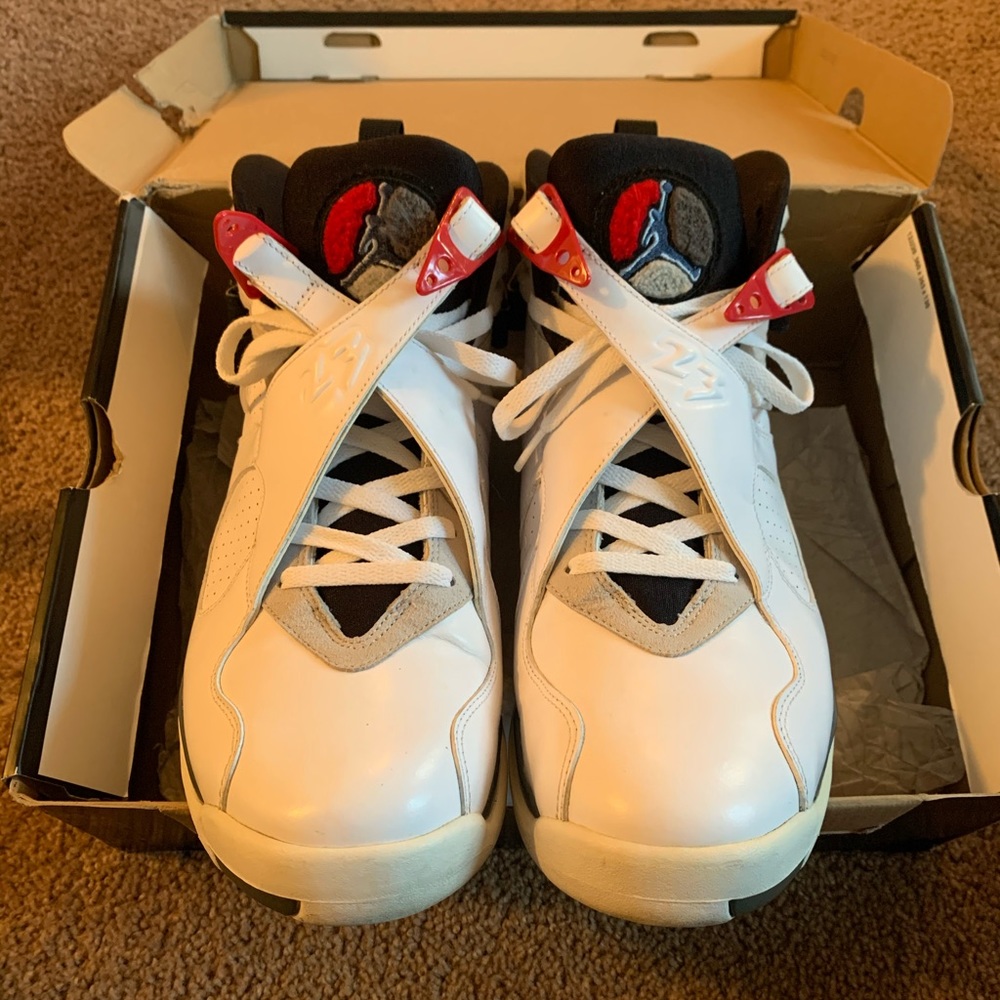 Air Jordan Retro 8 “Bugs Bunny” - Size 13